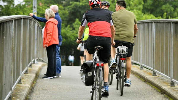 Radfahrer gegen Fußgänger an der Ruhr in Witten: „Klingeln, bis der Arzt kommt“