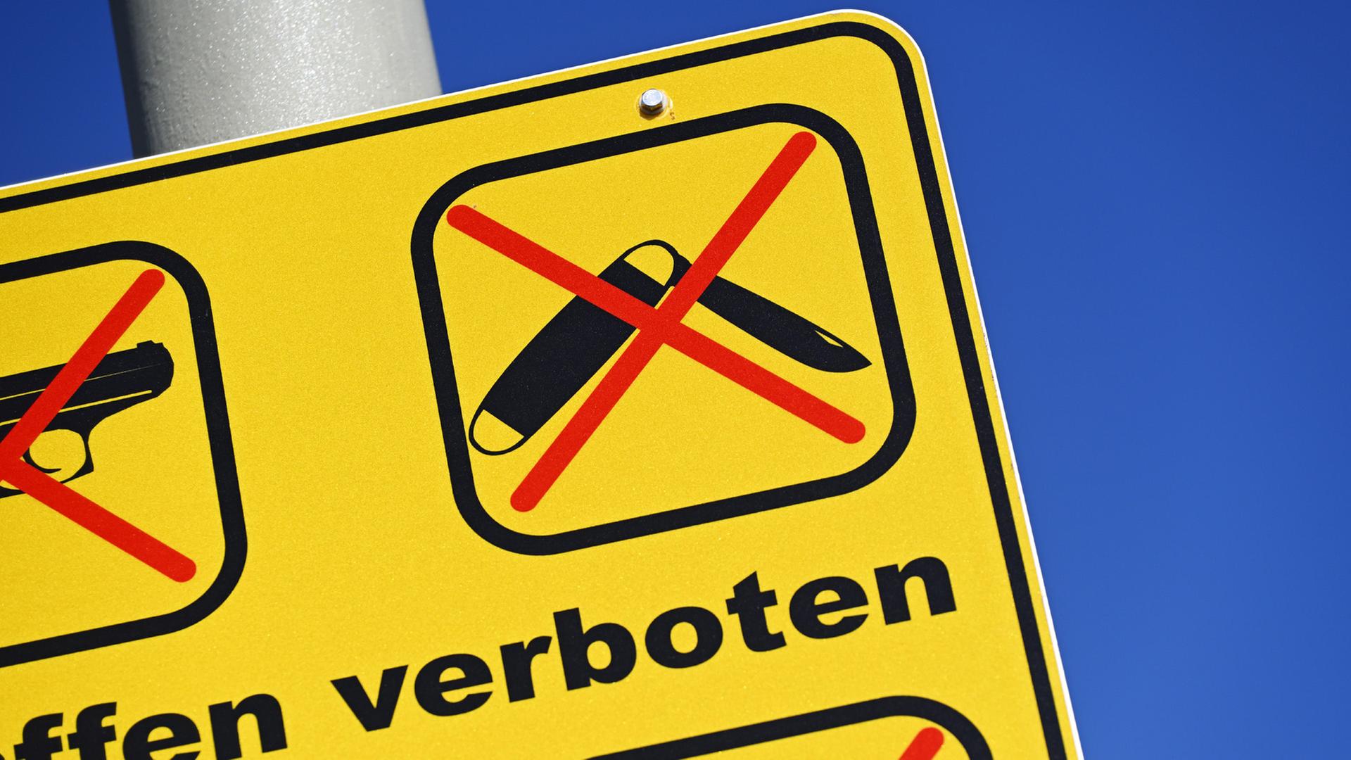 Niedersachsen: Kommt ein Waffenverbot im Nahverkehr noch im März?