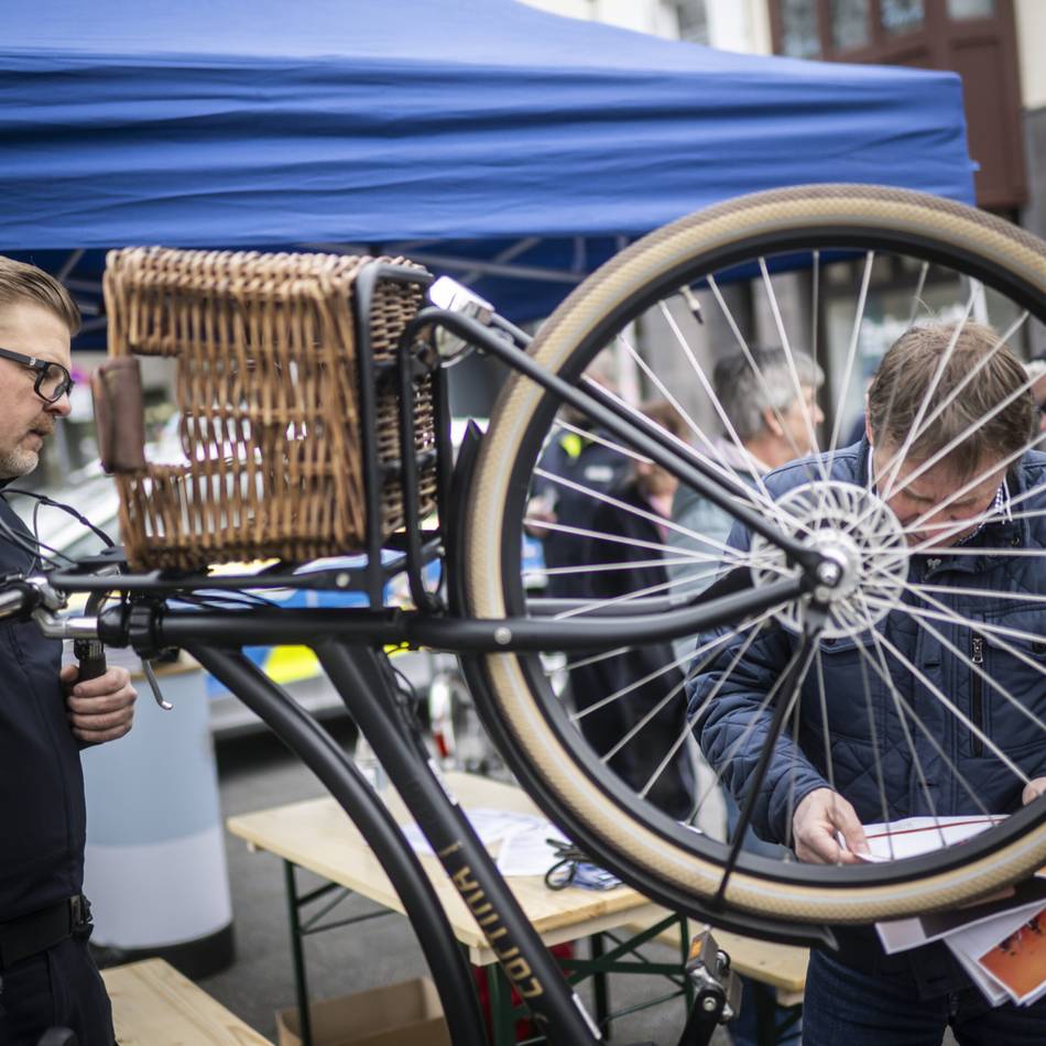 Tipps der Polizei Düsseldorf gegen Diebstahl: Zwei Minuten reichen – und das Fahrrad ist weg