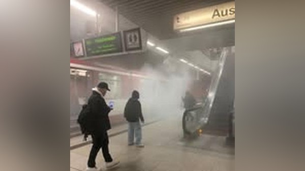 Plötzlich dichter Rauch in der Straßenbahn 903: U-Bahnhof evakuiert