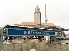 „Enttäuschend! Schade!“: So reagieren Bürgermeister, Pfarrer und Anwohner auf den U-Bahn-Stopp in Spandau