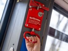 Berliner Nahverkehr: BVG: Sprechanlage und Notbremse helfen bei Gefahr