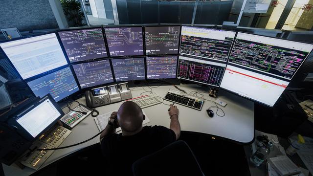 Deutsche Bahn: Bahn stellt tausende neue Mitarbeiter in Stellwerken ein