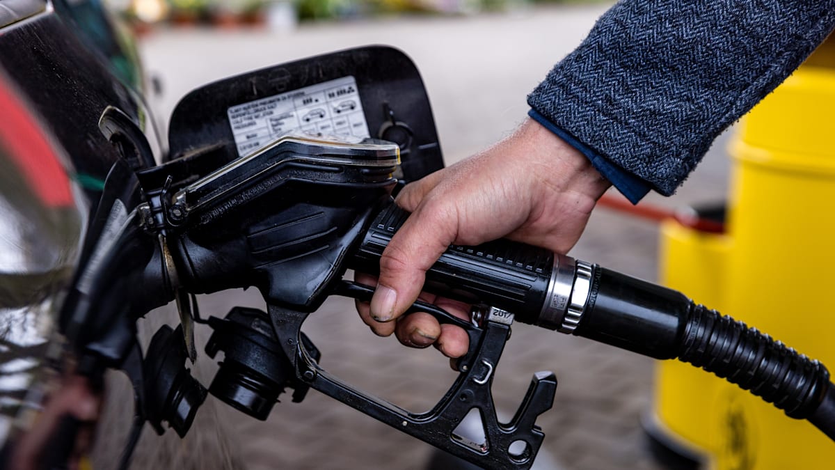 „Vergleichen und vor 12 Uhr tanken. Und nicht viertel nach“