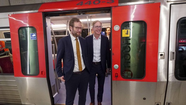 Zoff um MAX-App: Verkehrsbehörde gibt Hochbahn offenbar Rückendeckung