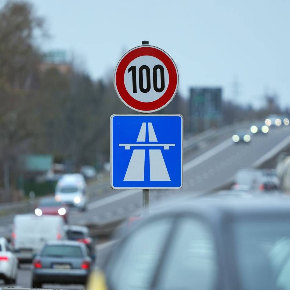 Wirtschaftsweise Veronika Grimm: „Ein Tempolimit wäre ein kluges Signal“