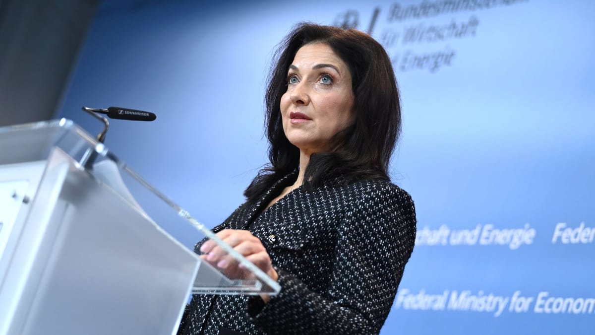 Hohe Spritpreise: Katherina Reiche gibt Steuersenkungen und Tempolimit Korb