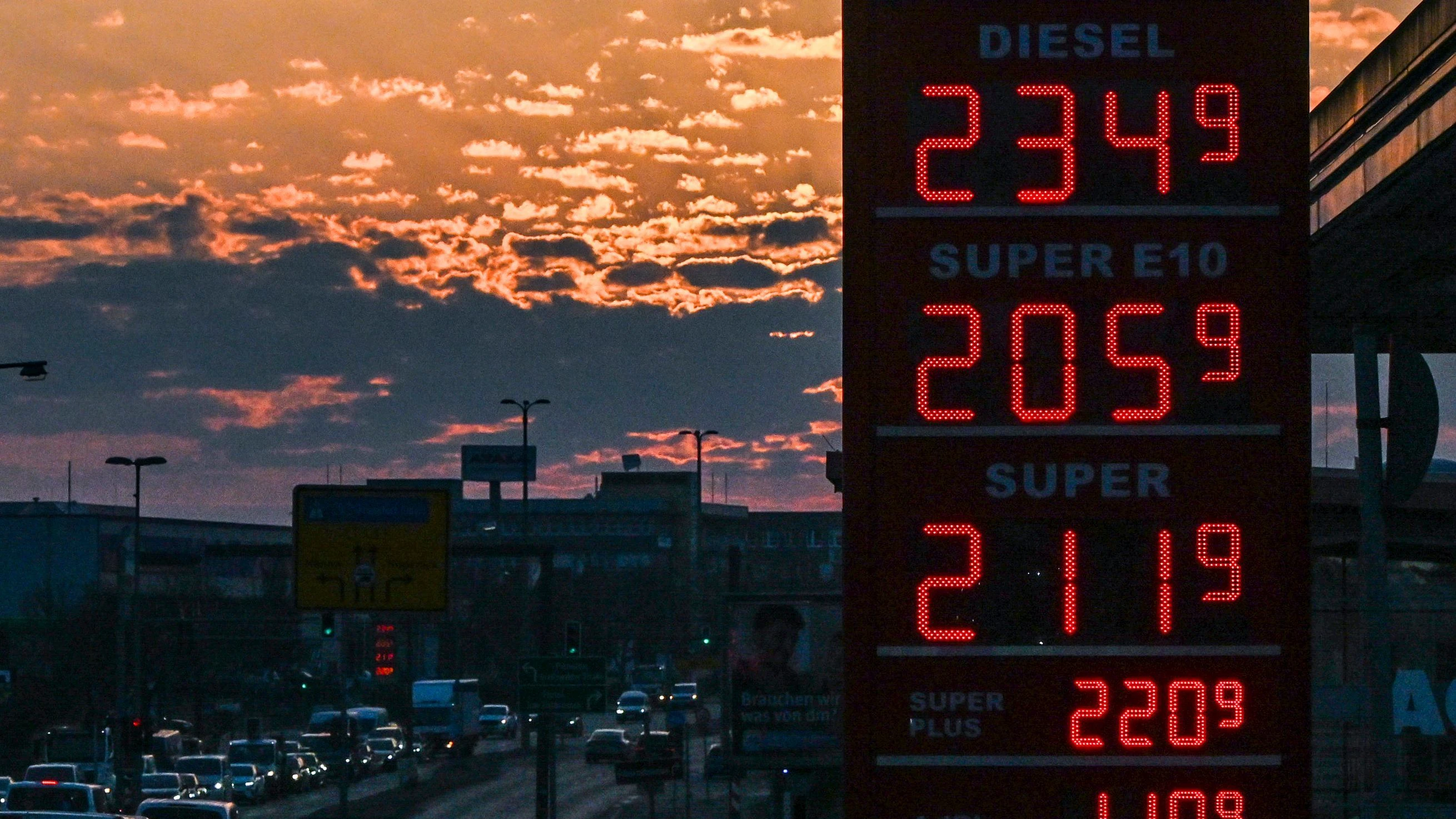 Fast 2,50 Euro pro Liter: Dieselpreis erreicht seit Einführung von 12-Uhr-Regel jeden Tag ein Allzeithoch