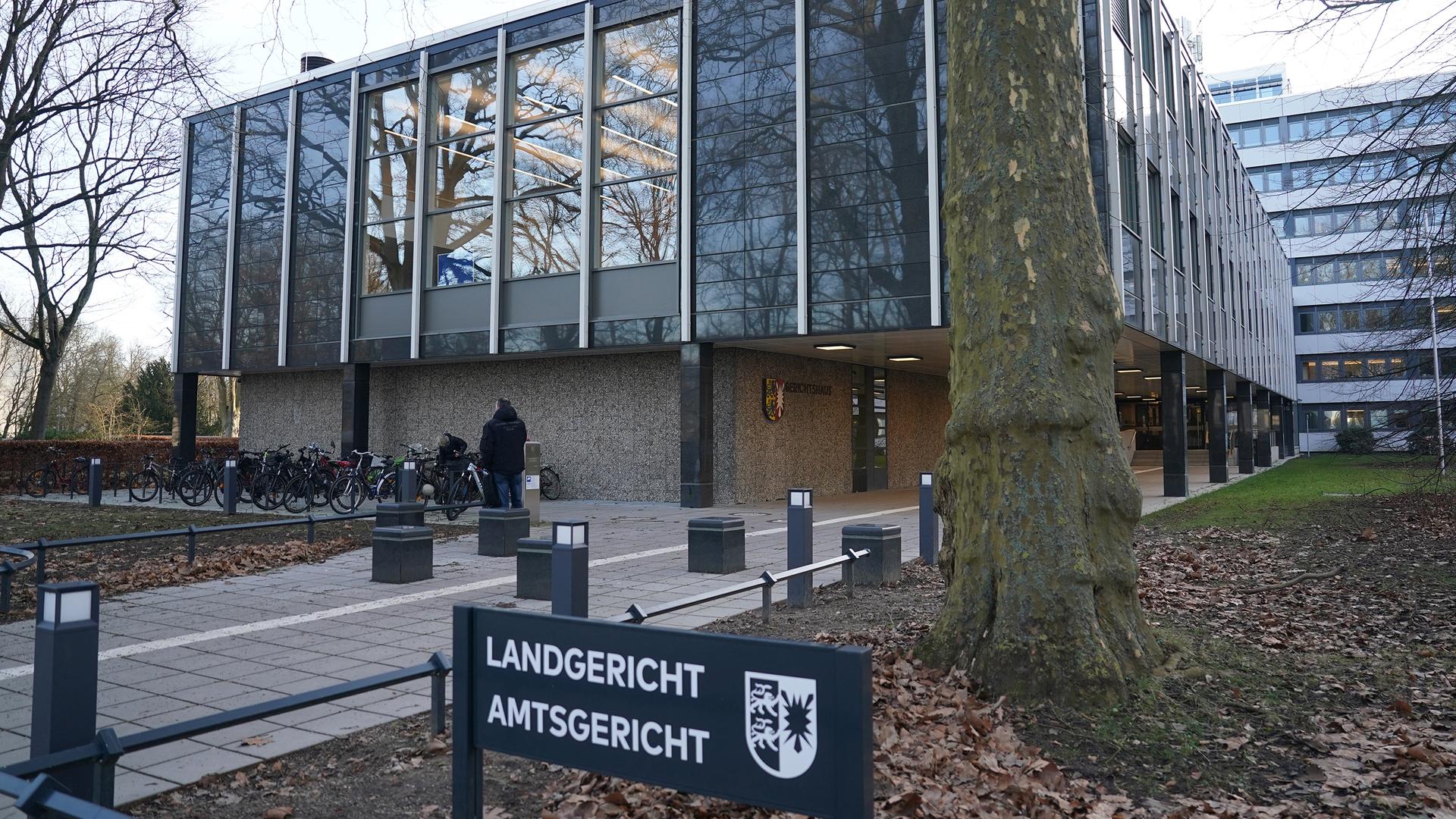 Prozess gegen zwei Polizeibeamte in Lübeck