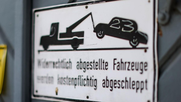 Gericht: Falschparker müssen in NRW derzeit Abschleppkosten nicht zahlen