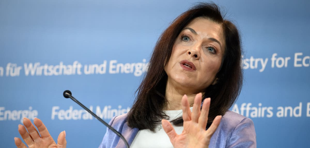 „Staat muss handlungsfähig sein“ – Reiche erteilt Tempolimit und Bahnticket-Rabatten klare Absage