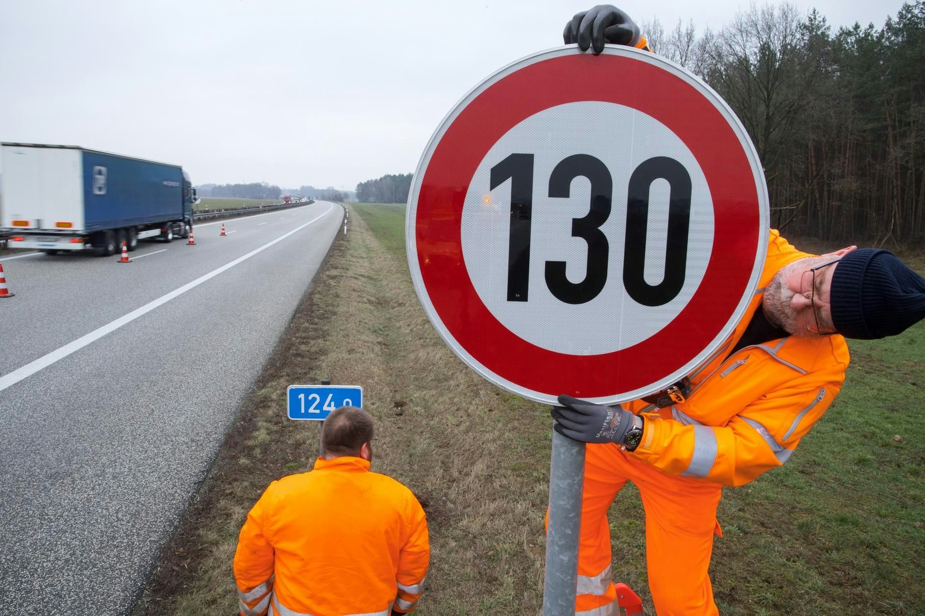 Auch beim 65. Anlauf der Grünen: Nein zum generellen Tempolimit