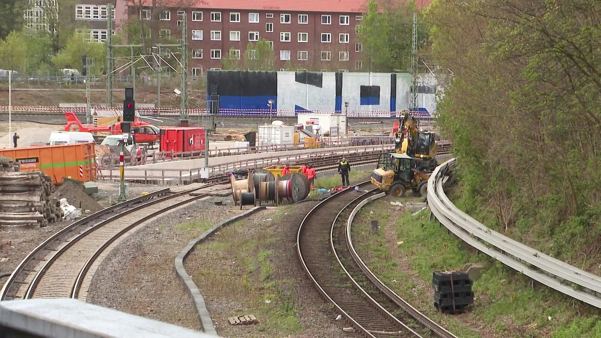 Marienthal: Radlader überrollt Mann - schwer verletzt