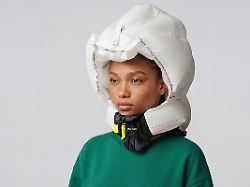 Airbag-Kragen vor Comeback: Fahrradhelm-Alternative Hövding wird neu aufgelegt