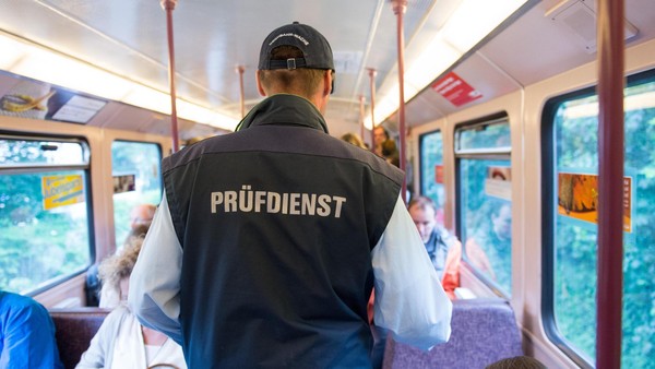 HVV verschärft Fahrkartenkontrollen – vor allem im Hamburger Umland