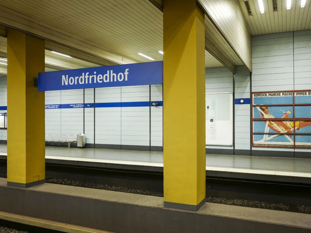Nordfriedhof: Mann stürzt vor U-Bahn und stirbt
