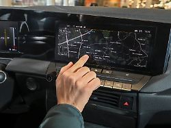 Mehr klassische Tasten, bitte: ADAC kritisiert Touchscreen-Bedienung - messbare Verschlechterung