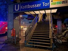Raub am Kottbusser Tor in Berlin-Kreuzberg: BVG‑Mitarbeiter stoppen flüchtenden Tatverdächtigen