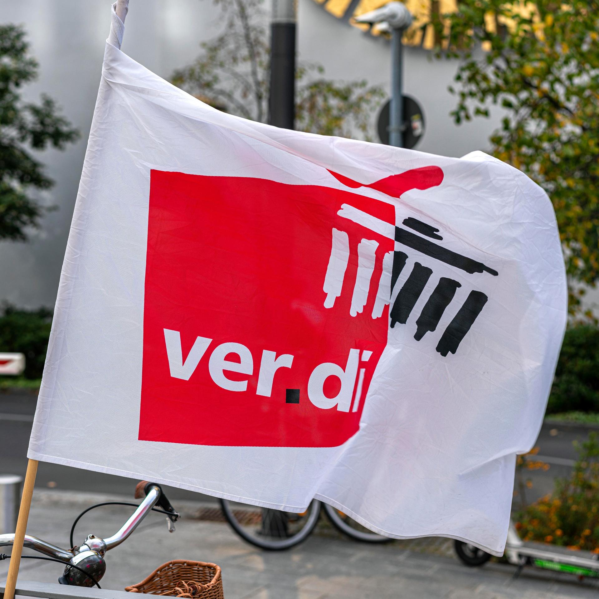 Tarifkonflikt - Verdi ruft für heute zu ganztägigem Warnstreik im Nahverkehr auf