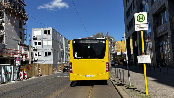 „Fahrgäste sch...egal“: Wut über Berlins schlimmsten Schienenersatzverkehr