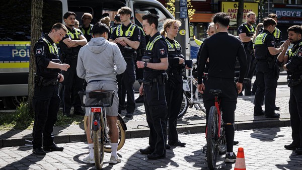 1500 Kontrollen an einem Tag: Polizei nimmt Radfahrer und Co. ins Visier