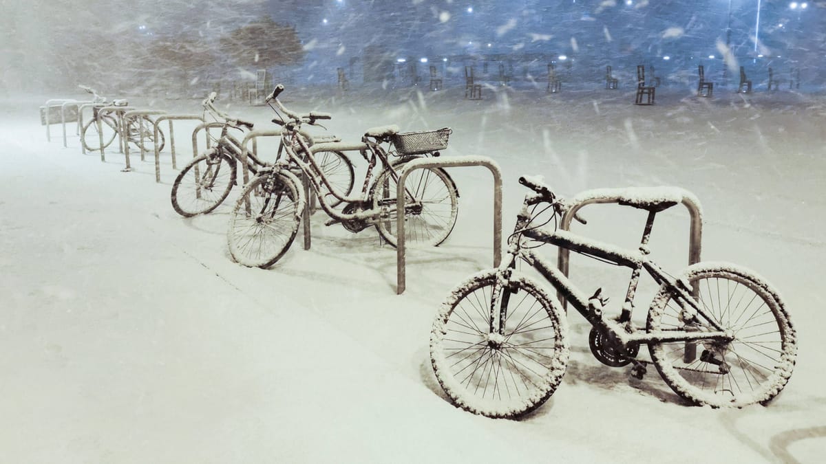Fahrradschloss eingefroren: Enteiser-Spray öffnet es in Sekunden