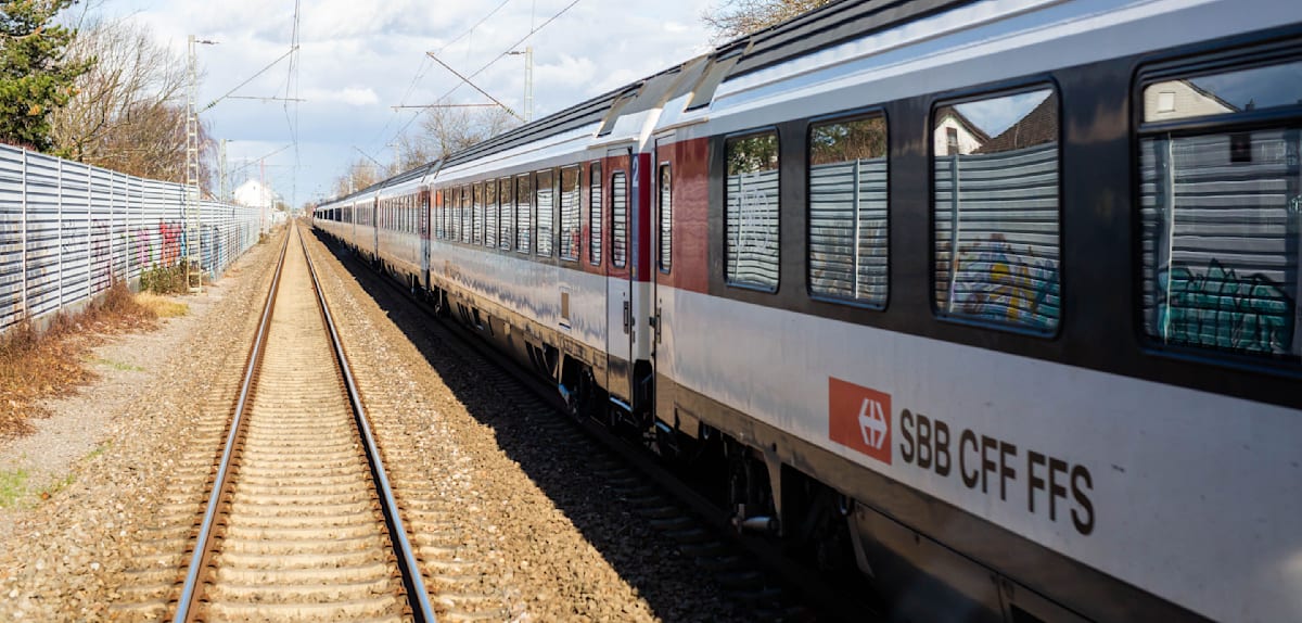 Bahnmitarbeiter ertappen Paar bei Sex in der ersten Klasse – und werden attackiert