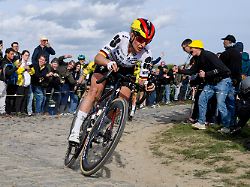 Franziska Koch führt Vuelta an: Deutsche Rad-Sensation stürmt ins Rote Trikot