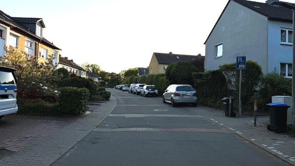 Stadt will Wohnstraße umbauen: „40 bis 50 Prozent der Parkplätze gehen verloren“