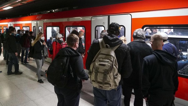 Ab heute bis Pfingsten: S-Bahn-Gleise rund um Harburg voll gesperrt