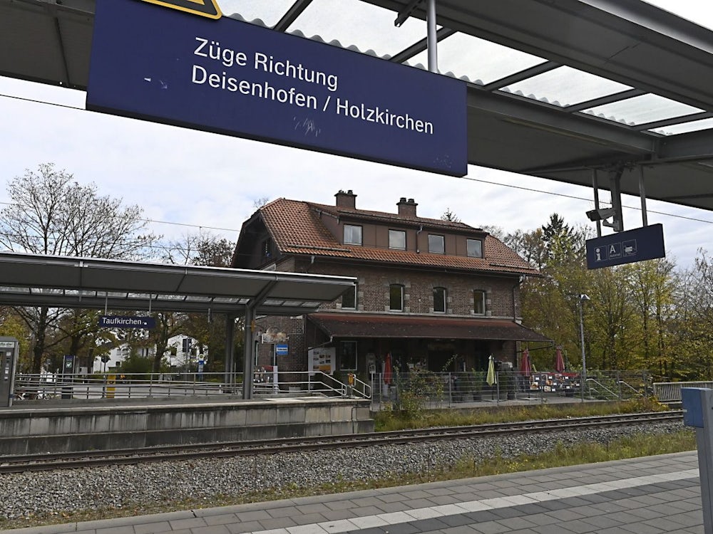 Polizeieinsatz: Mann bedroht und belästigt andere S-Bahn-Fahrgäste
