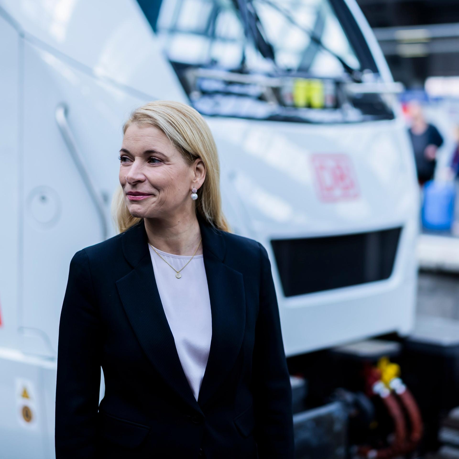 Tod von Zugbegleiter - Bahnchefin Palla: Mitarbeiter unter Schock