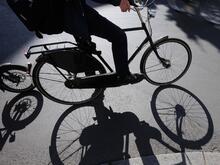 Zusammenstoß auf der Flughafenstraße : Radfahrer in Berlin-Neukölln schwer verletzt – Unfallverursacher flüchtet