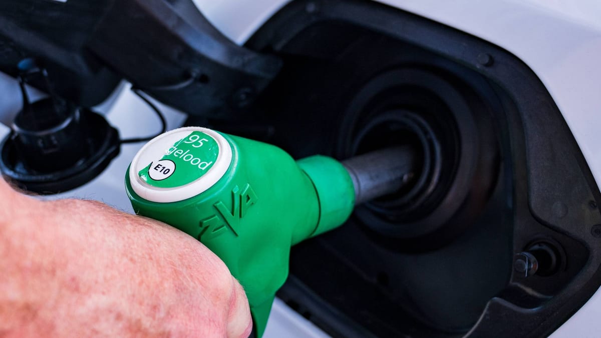 E10 beim Auto: Benzin-Verbrauch ist im Tank-Vergleich zu E5 höher | ADAC