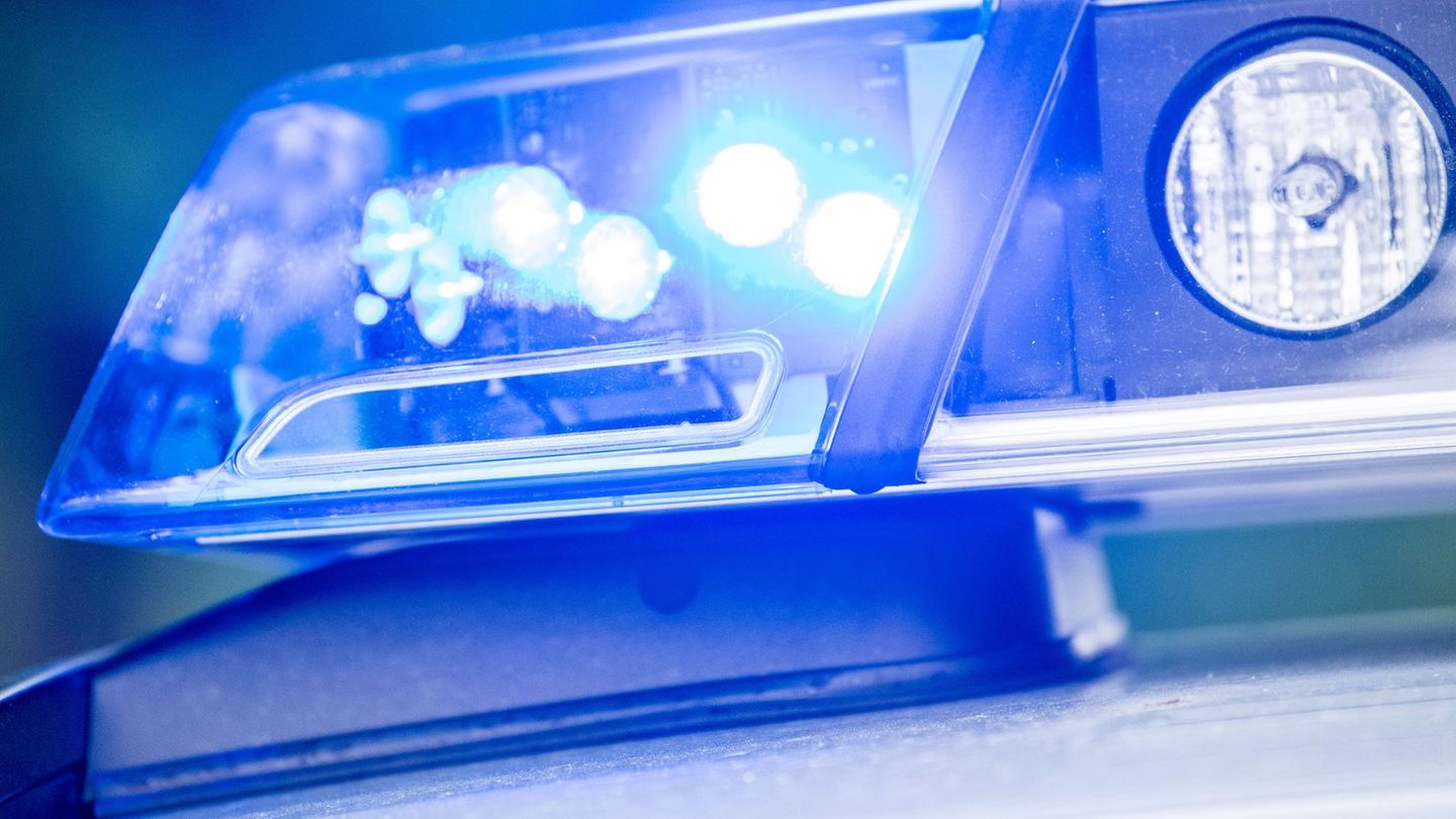Rostock: Unfall mit Straßenbahn: 88-Jähriger schwer verletzt
