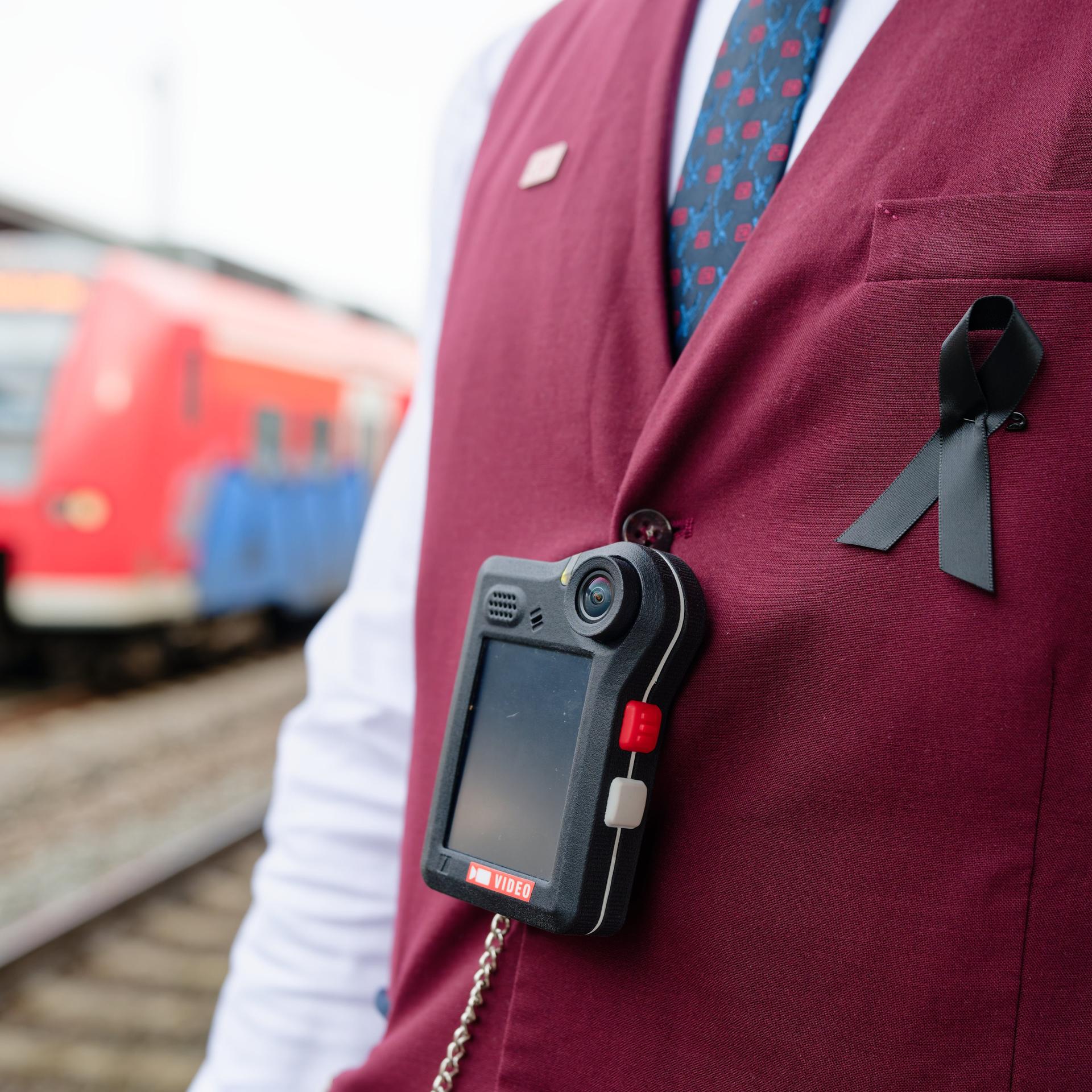 Angriffe auf Personal - So will die Deutsche Bahn für mehr Sicherheit sorgen