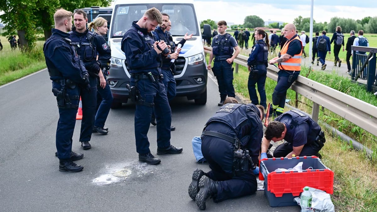 ILA in Berlin: Zufahrtsstraßen blockiert – Verzögerungen bei Anreise