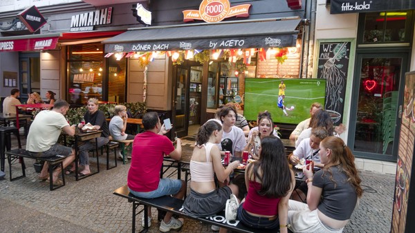 Public Viewing in Berlin: So lange darf die Außengastronomie WM-Spiele zeigen