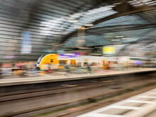 Gute Zeiten, schlechte Zeiten für Berliner Fahrgäste: ICE-Strecke nach Hamburg wird eröffnet – viele Regios monatelang eingeschränkt