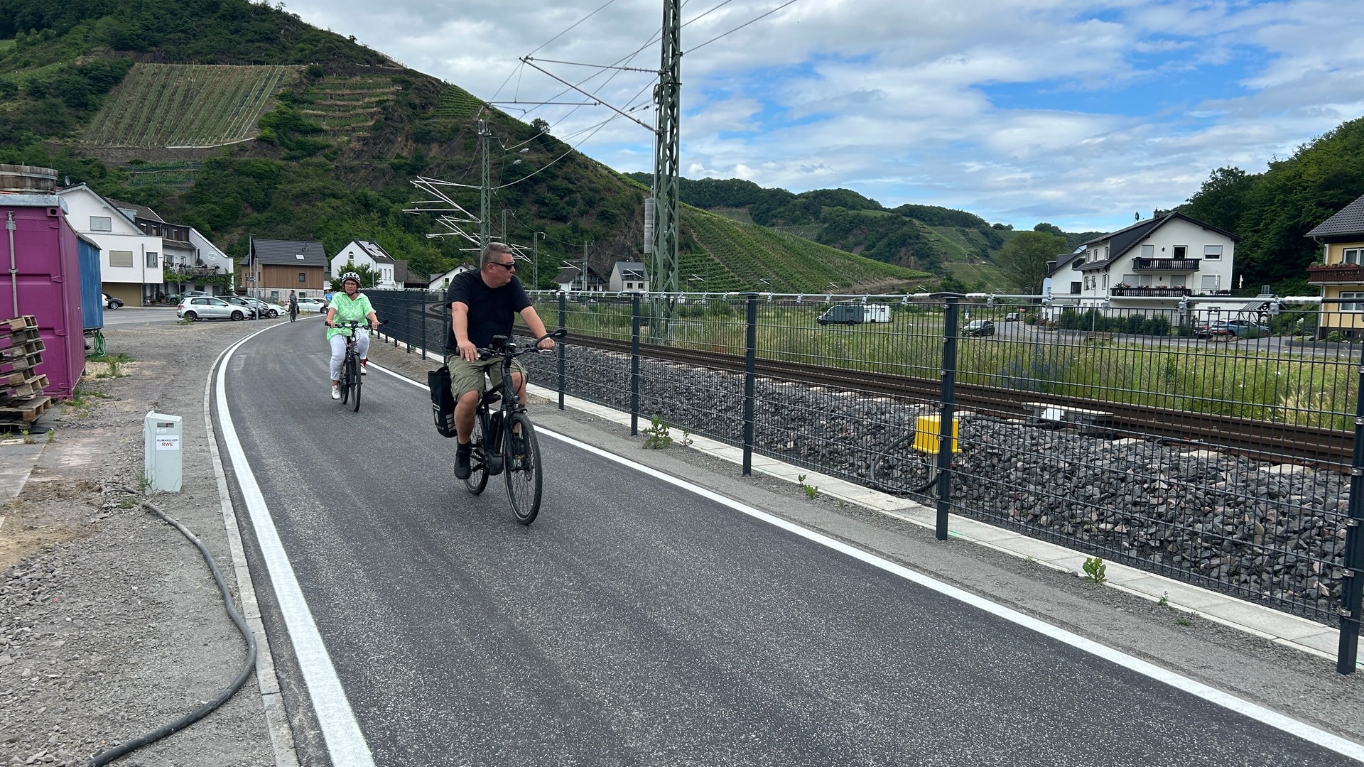 Neuer Ahr-Radweg jetzt von Walporzheim bis Laach befahrbar